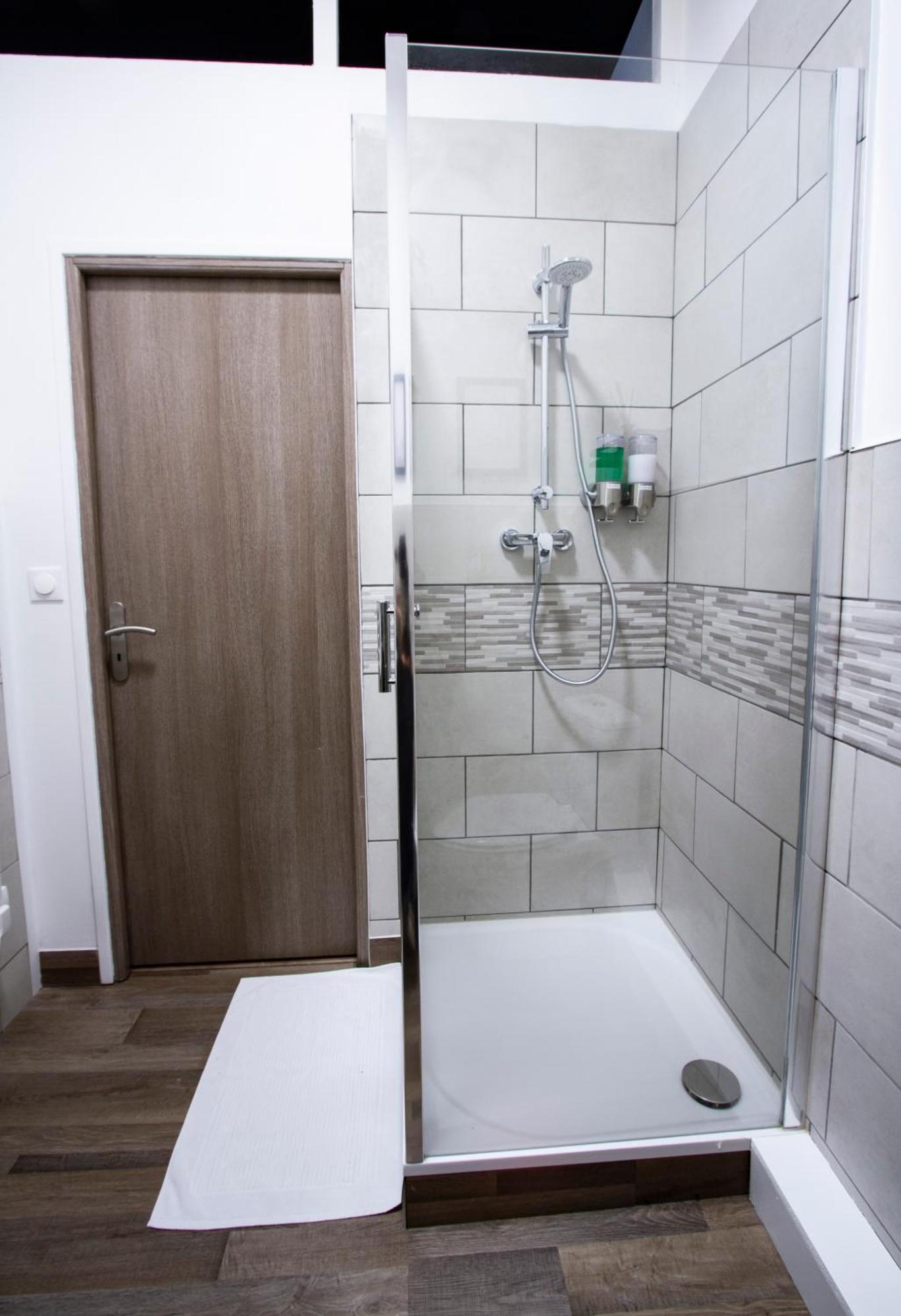 L'Hyper Centre - Netflix & Wifi - Literie Haut De Gamme - Check-In 24H24 - Goodmarning Châlons-en-Champagne Esterno foto